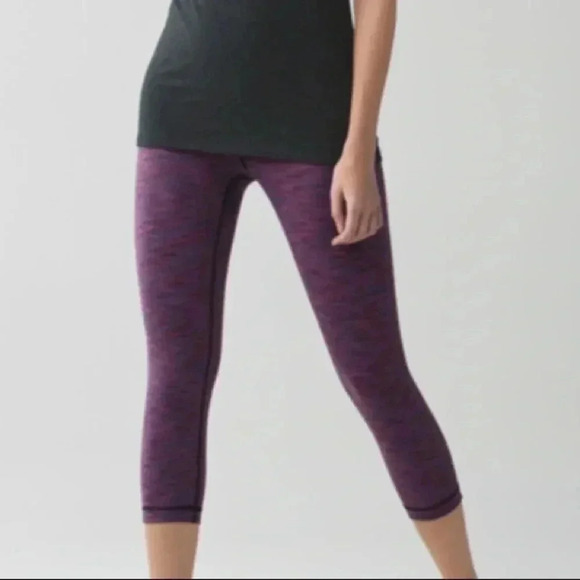 Lululemon wonder under crop 11 (roll down) - Picture 3 of 9